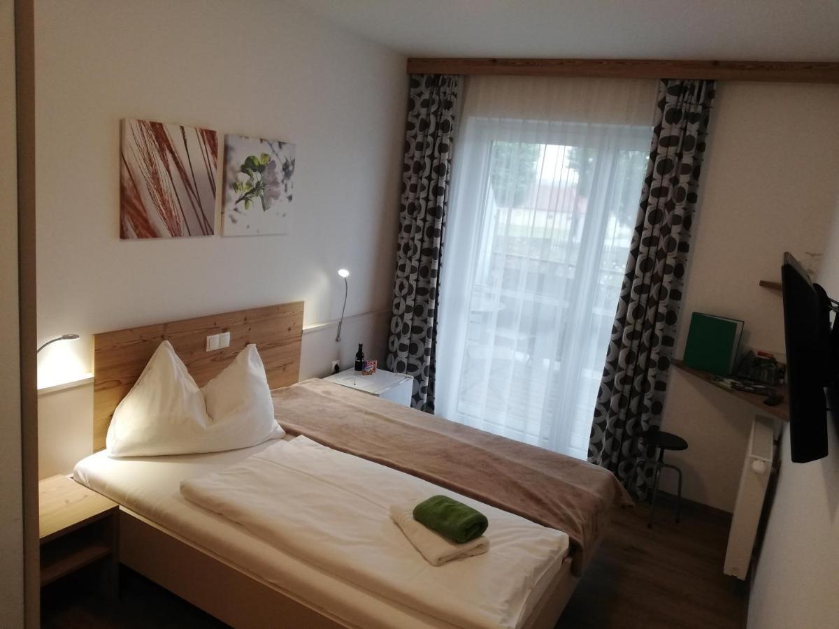 Hotel & Fruehstueckspension Raabtal Feldbach  Εξωτερικό φωτογραφία