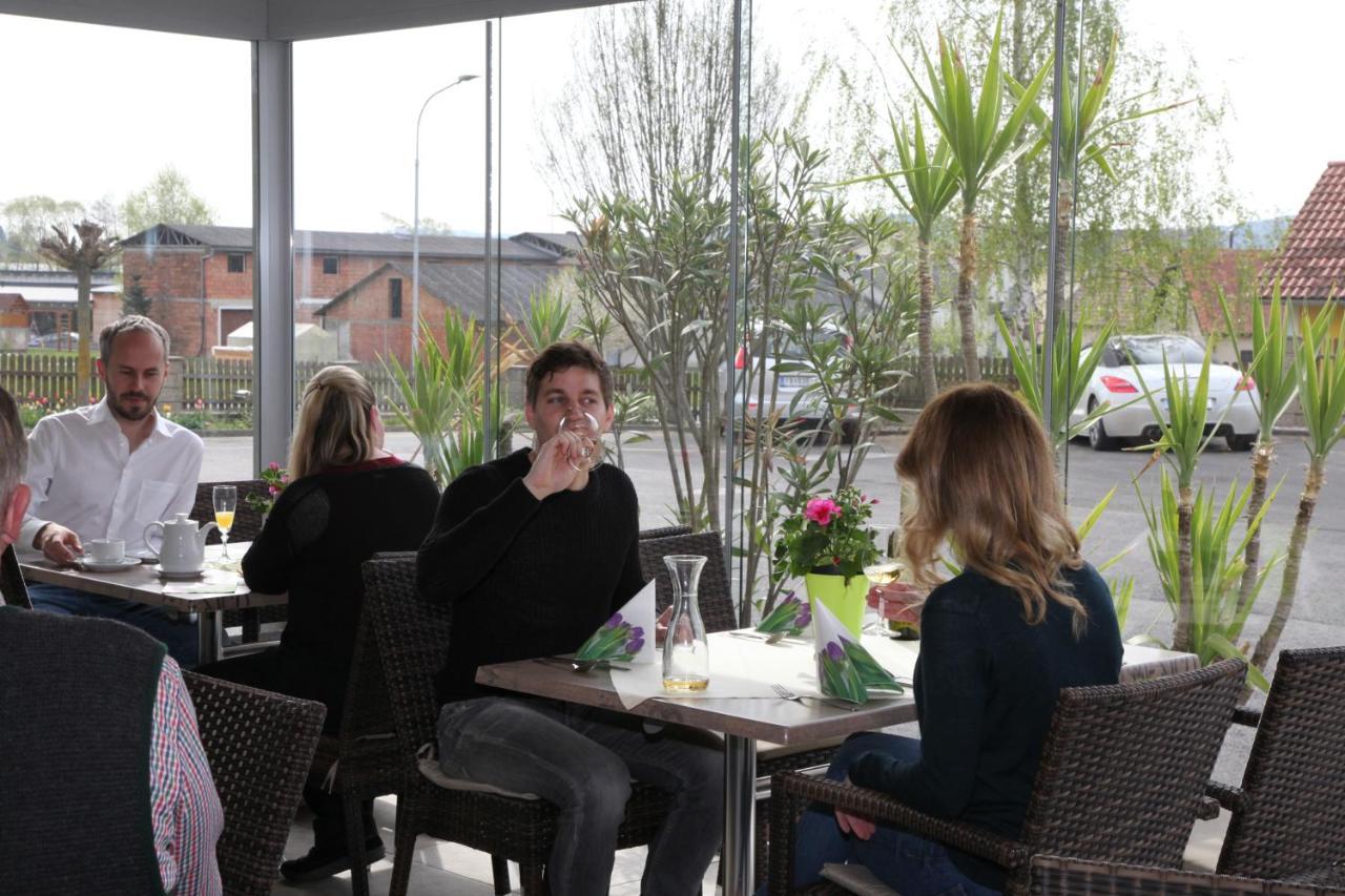 Hotel & Fruehstueckspension Raabtal Feldbach  Εξωτερικό φωτογραφία